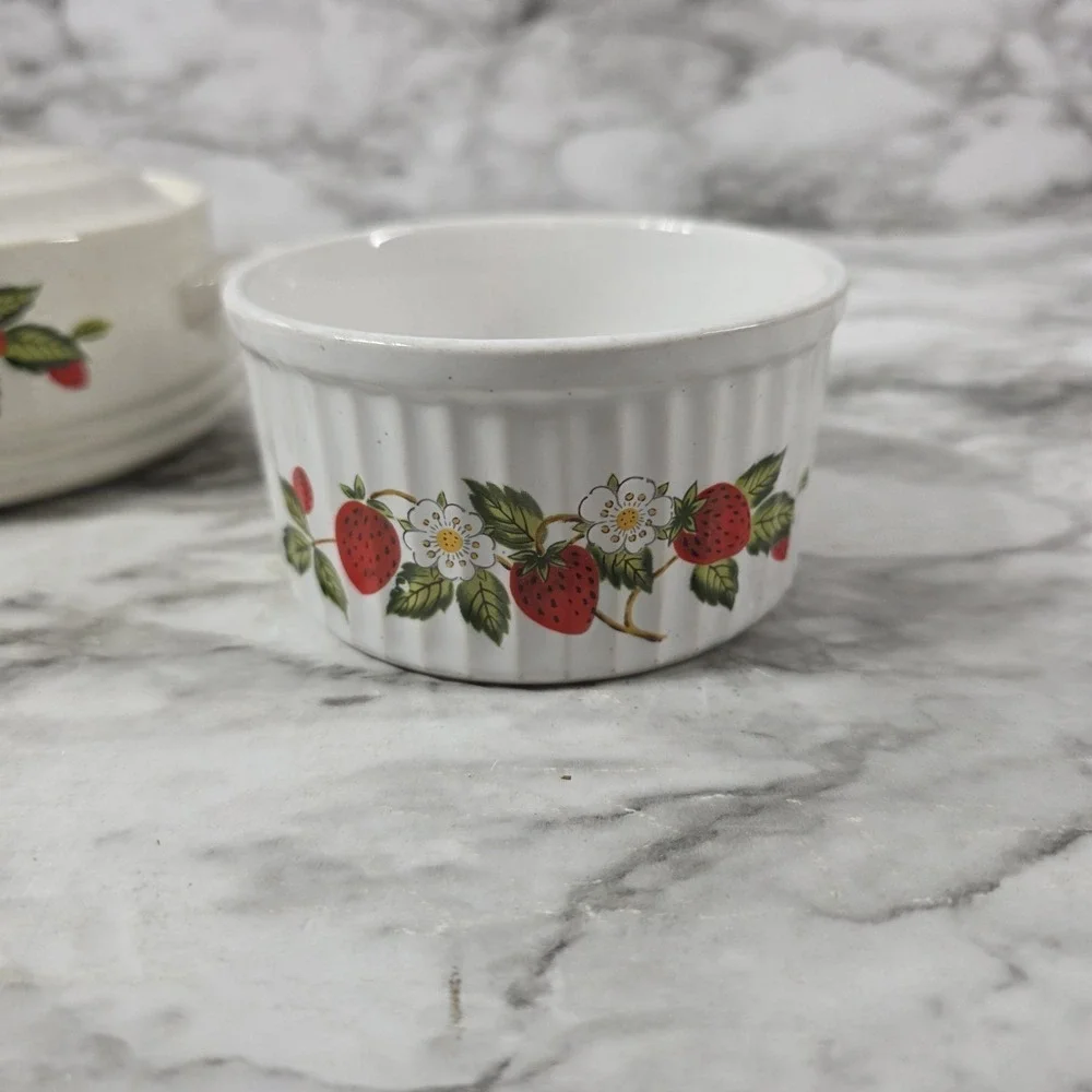 Sheffield strawberries n cream stoneware small vintage crock w/ lid & bowl read